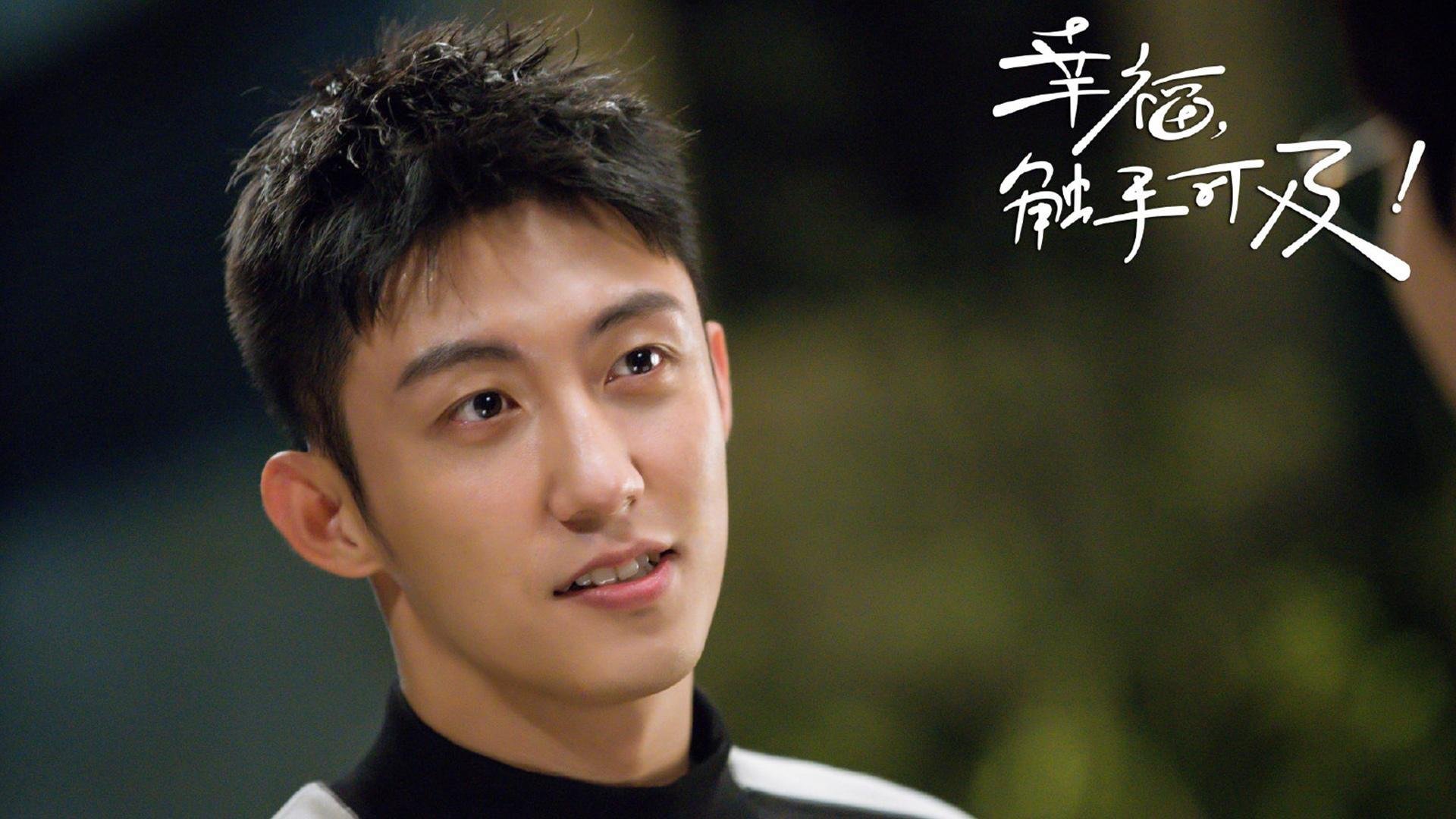 大连英博主场气氛火爆，球迷热情高涨，大连英雄室内足球场