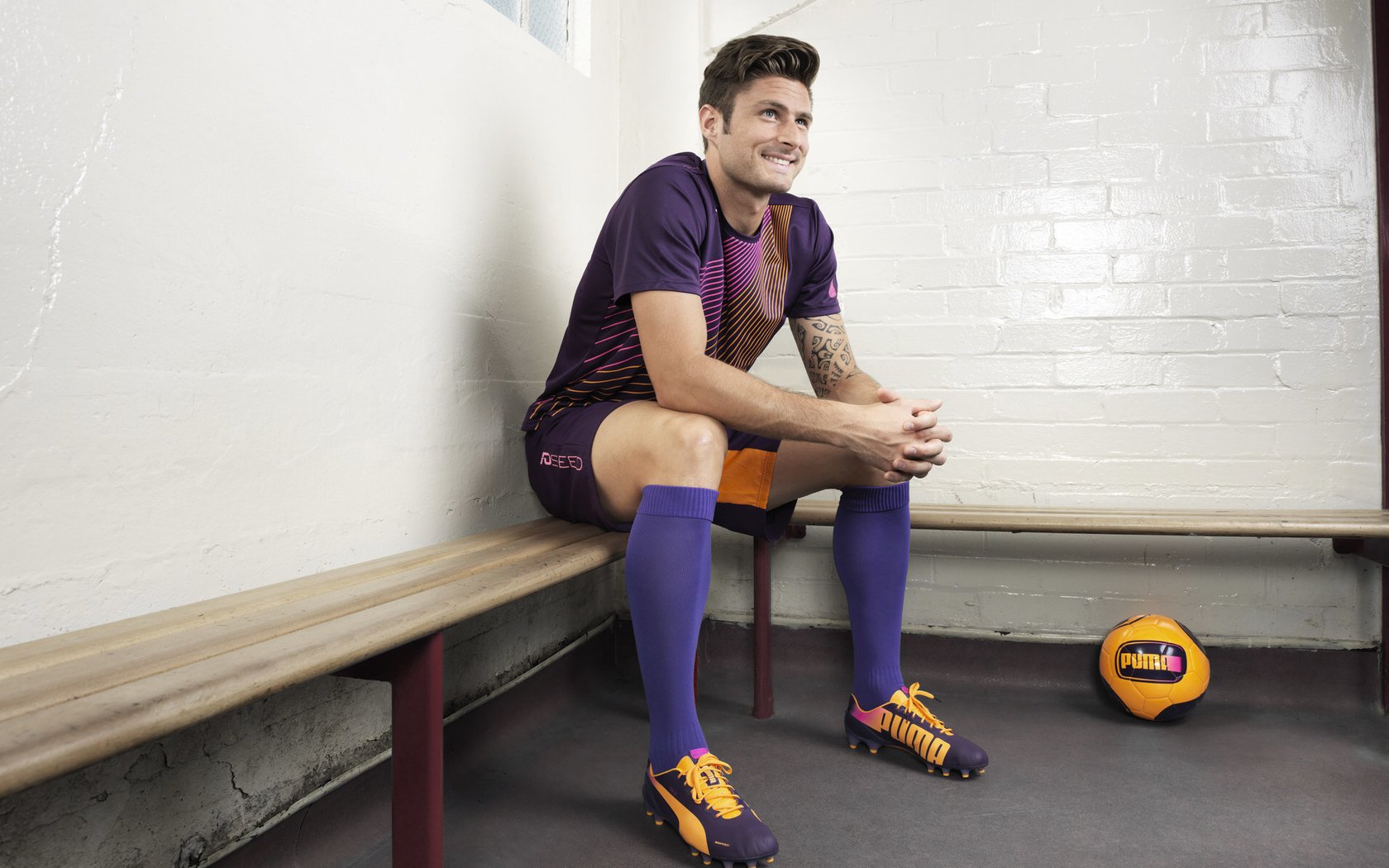 开云全站下载-苏炳添开设个人田径训练营，苏炳添训练团队